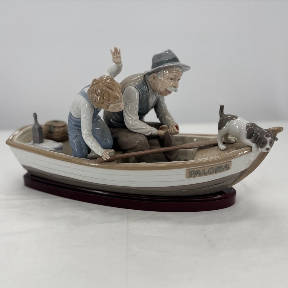 Lladro "FISHING WITH GRAMPS" 5215 Grandfather Boy Dog Boat Paloma Wood Base